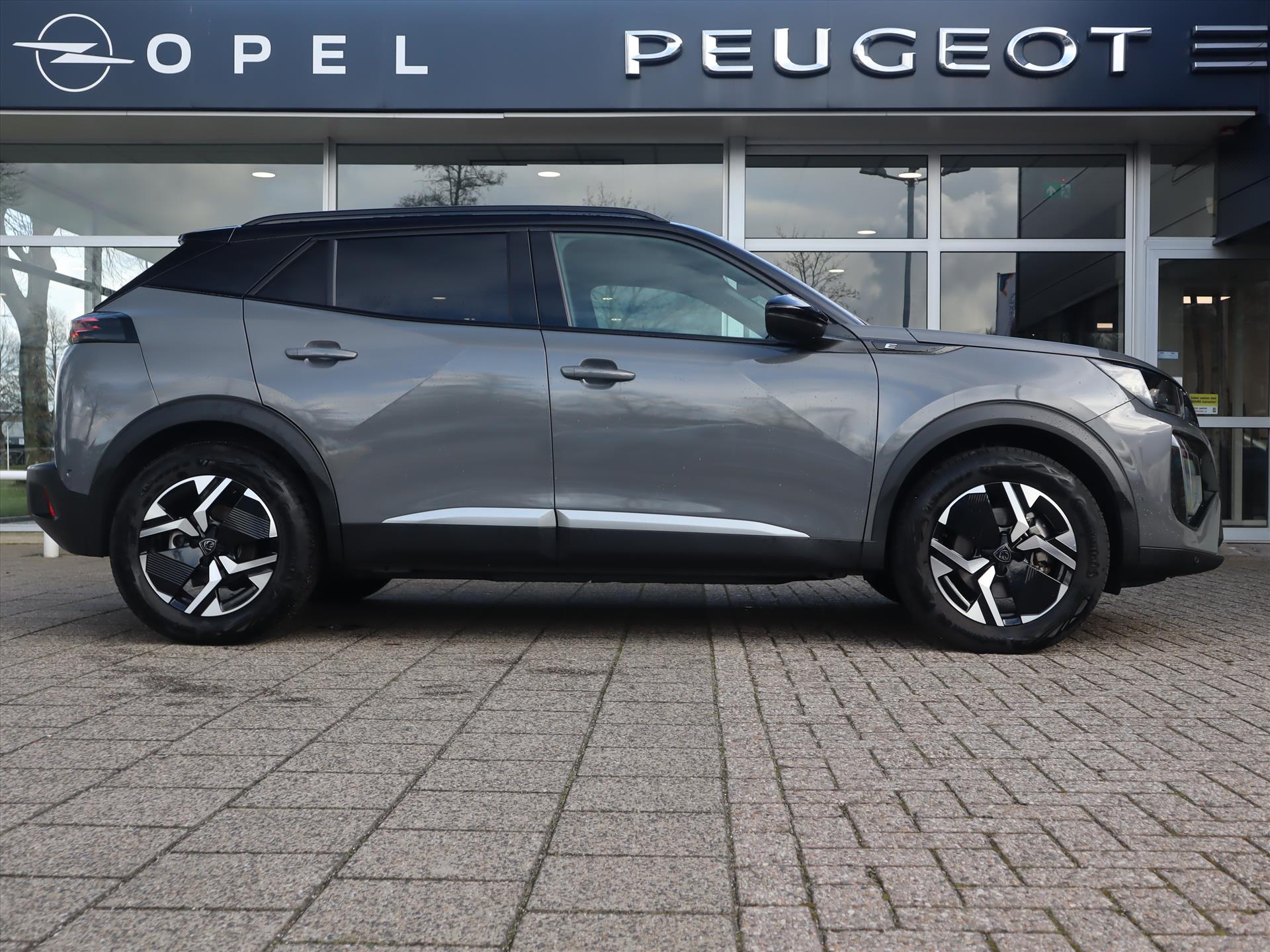 Peugeot e-2008 GT Avantage EV 54kWh 156pk, Rijklaarprijs, Navigatie 360° Camera Adaptieve cruise control - Afbeelding 3