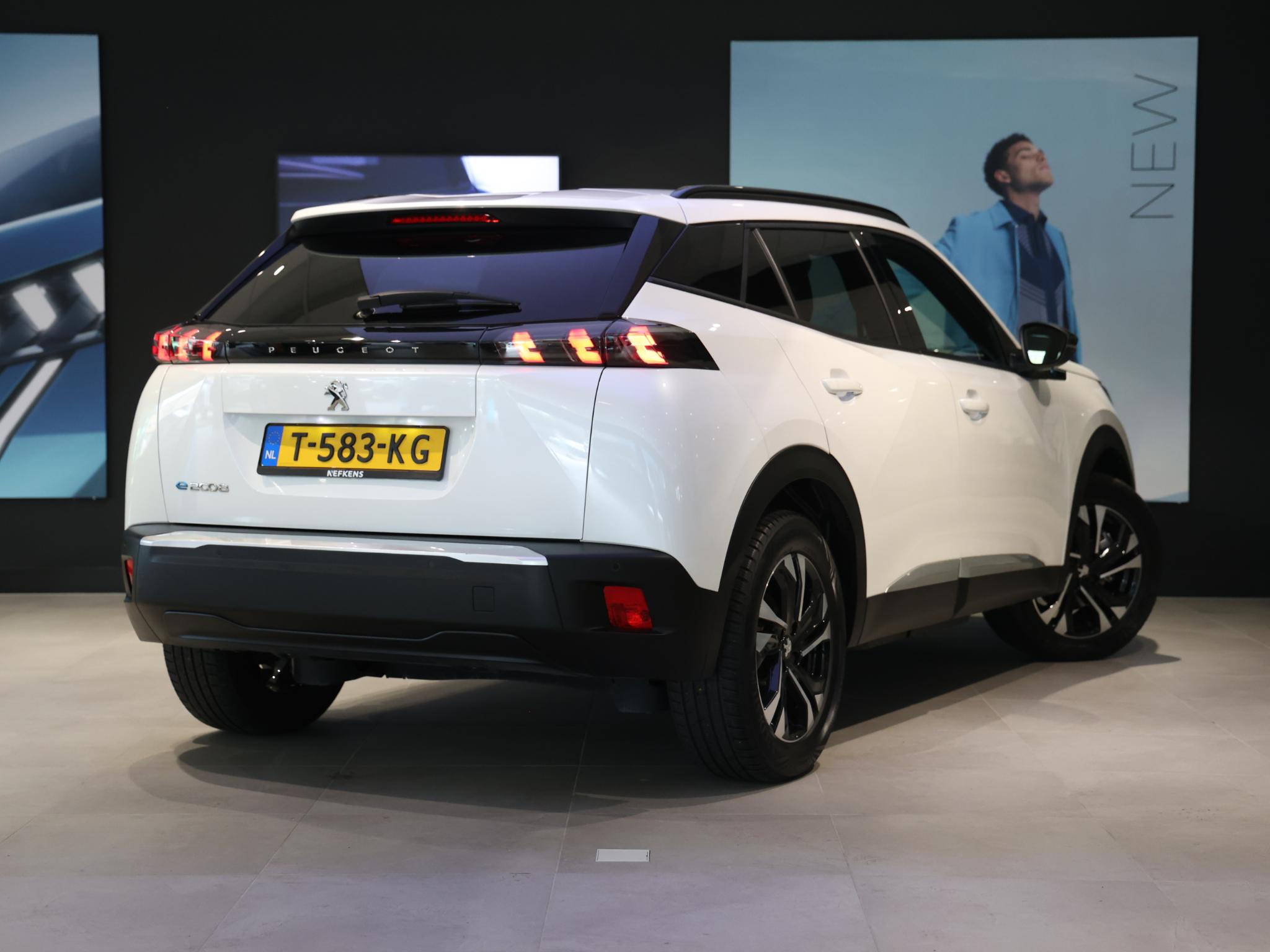 Peugeot e-2008 SUV EV Allure 50 kWh - Afbeelding 3