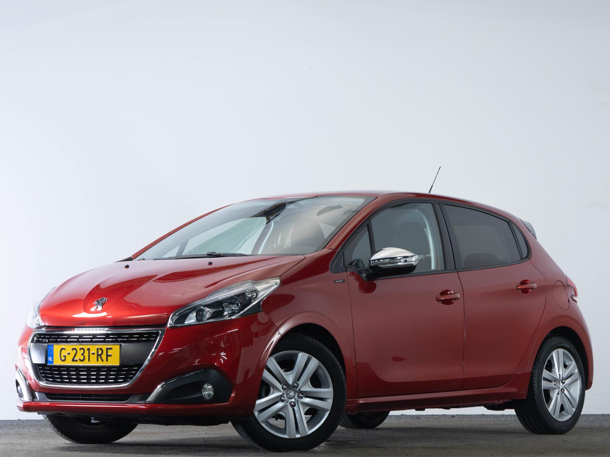 Peugeot 208 1.2 82 PK PureTech Signature