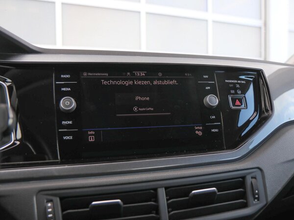 Apple Carplay/Android Auto Apple Carplay/Android Auto