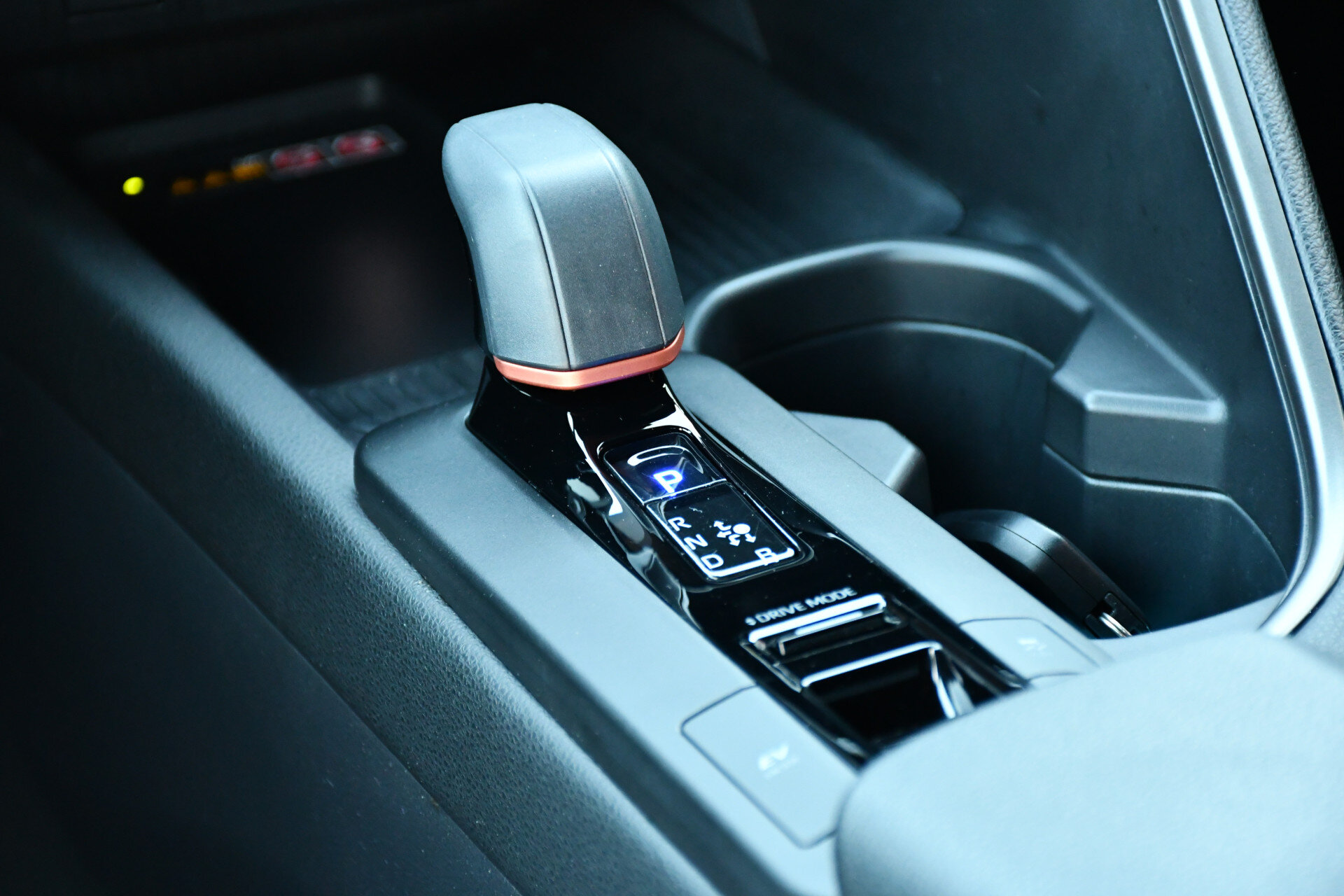 Toyota C-HR 1.8 Hybrid 140 First Edition Automaat 140Pk - Afbeelding 4