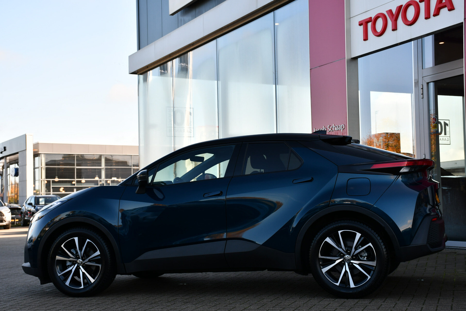 Toyota C-HR 1.8 Hybrid 140 First Edition Automaat 140Pk - Afbeelding 5