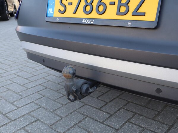 Trekhaak, elektrisch uitklapbaar, mechanisch inklapbaar Trekhaak, elektrisch uitklapbaar, mechanisch inklapbaar