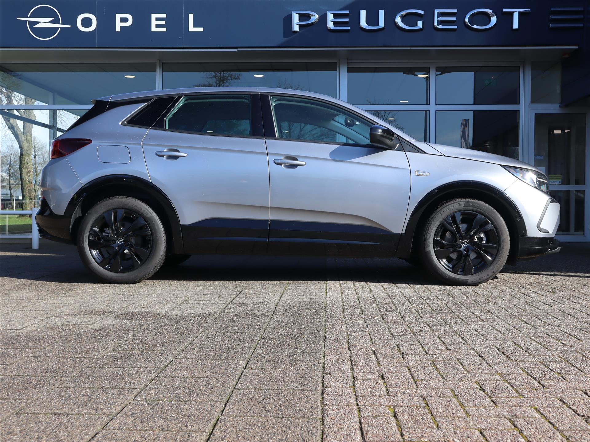 Opel Grandland *Auto van de Week - Gratis Trekhaak!* GS Turbo Hybrid 145pk eDCT Automaat, Rijkaarprijs, Navigatie Camera Stoel- en stuurverwarming Adaptieve cruisel - Afbeelding 4