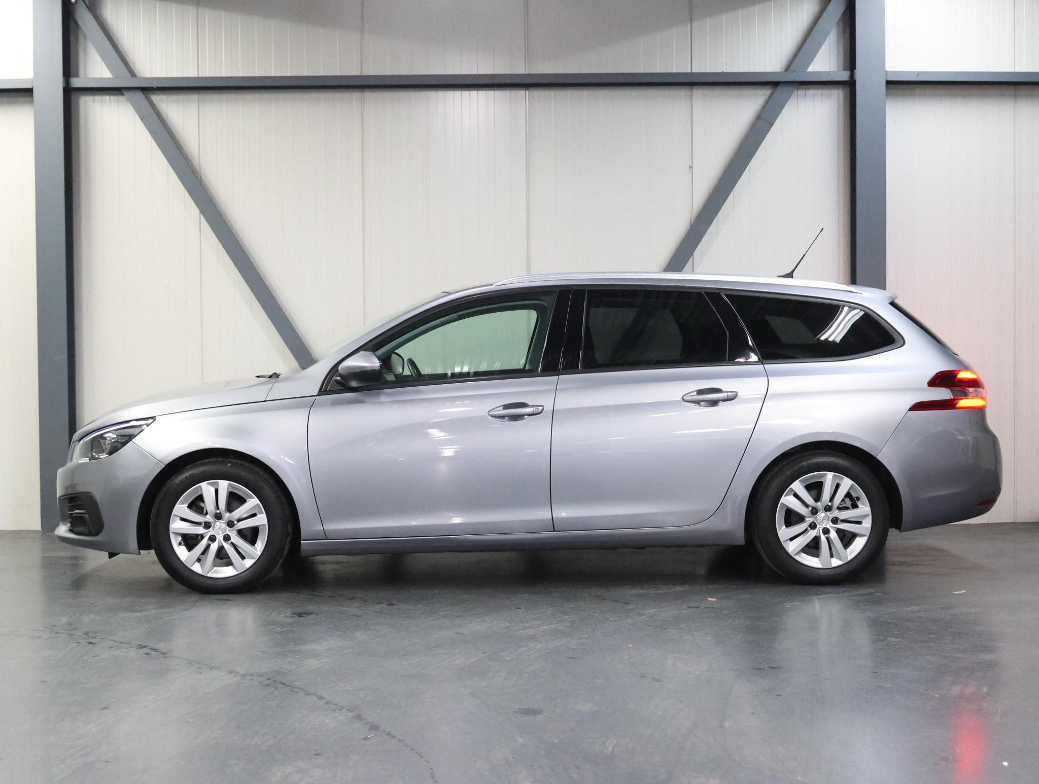 Peugeot 308 SW 1.2 110PK Blue Lease Executive - Afbeelding 2