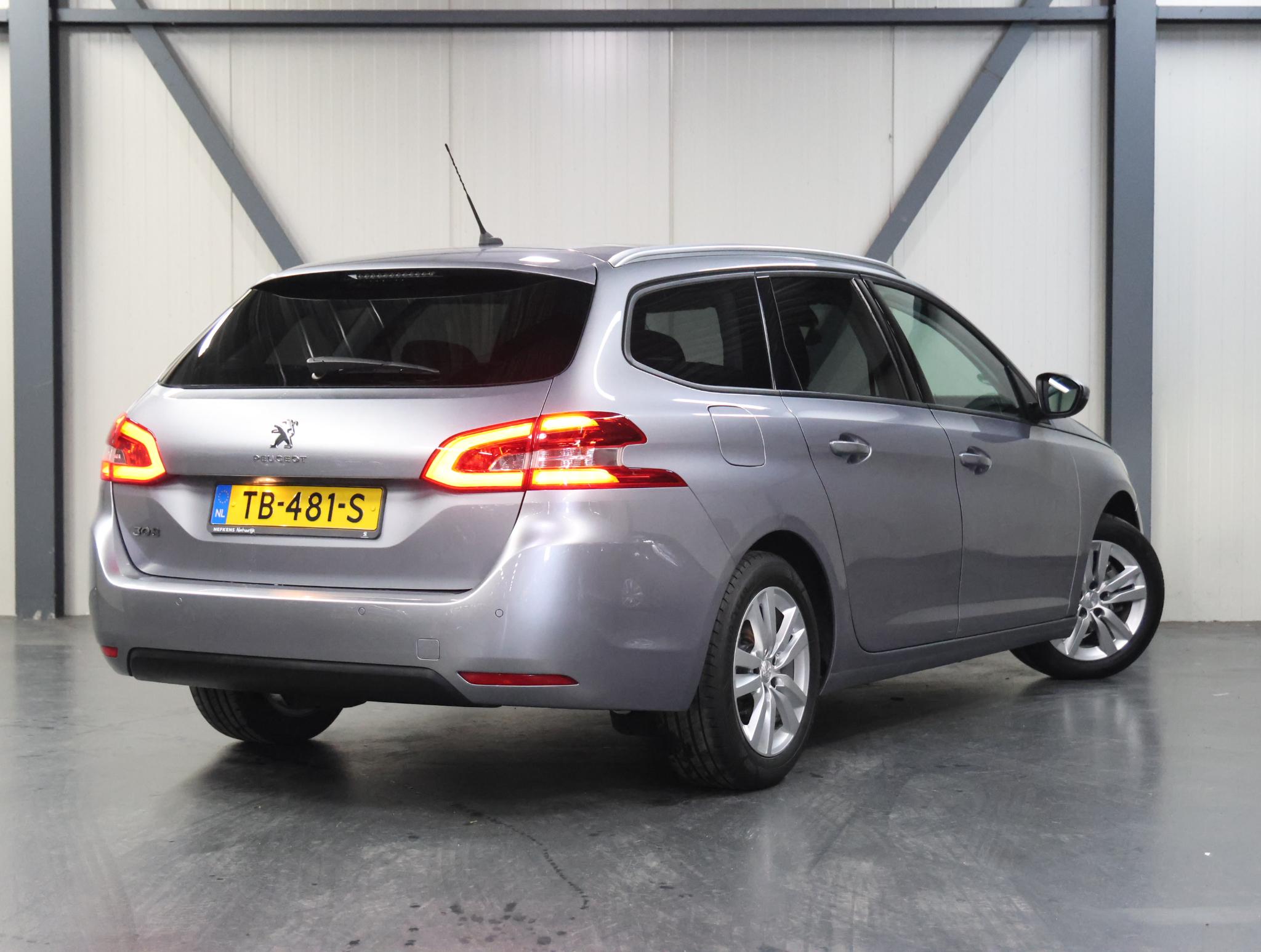 Peugeot 308 SW 1.2 110PK Blue Lease Executive - Afbeelding 3