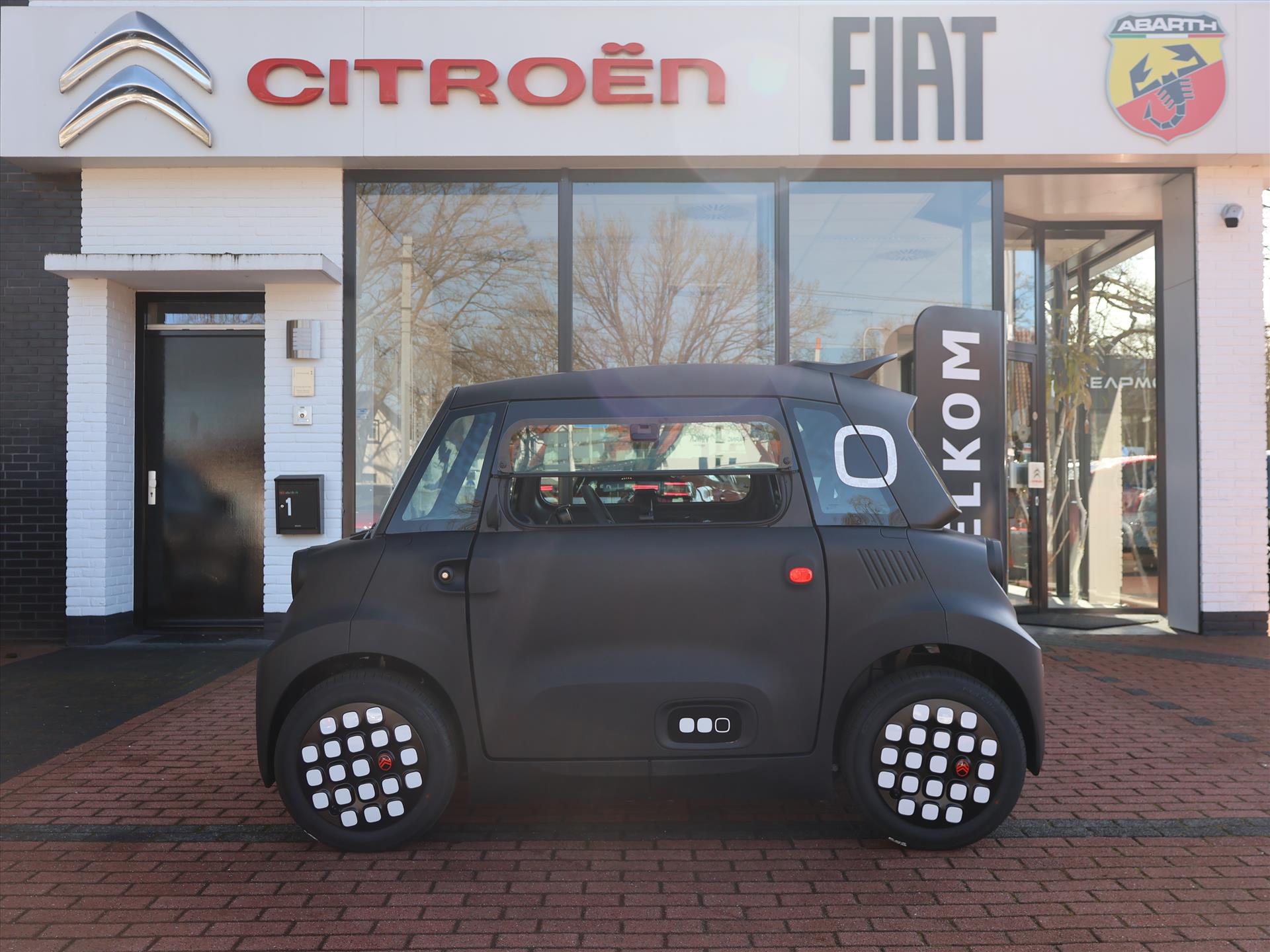 Citroën Ami EV 8pk Ami Dark Side, Rijklaarprijs | Panoramadak | Dakspoiler | 45km/h - Afbeelding 2