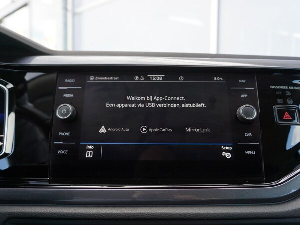 Apple Carplay/Android Auto Apple Carplay/Android Auto