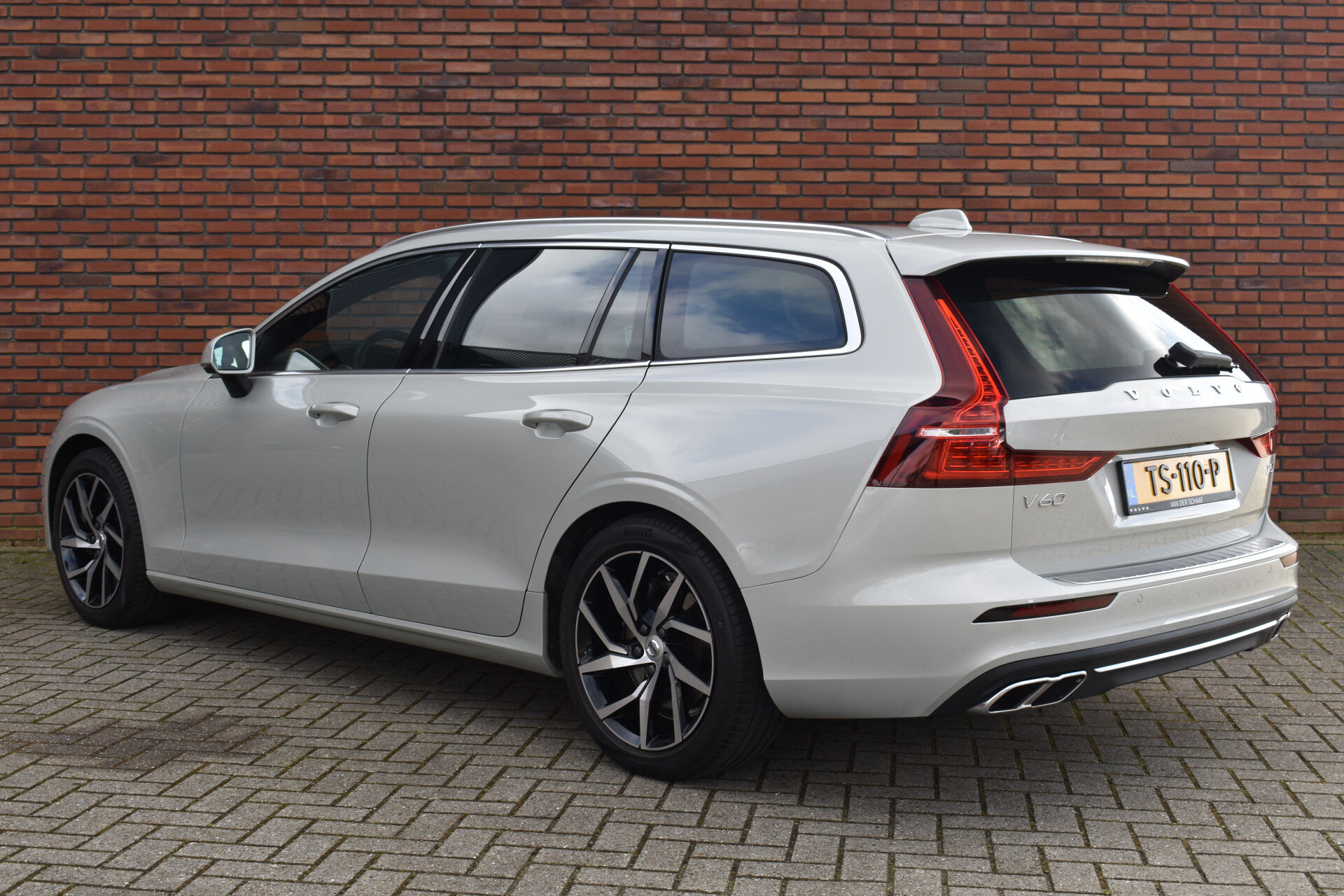 Volvo V60 T5 252PK Automaat Momentum - Afbeelding 4