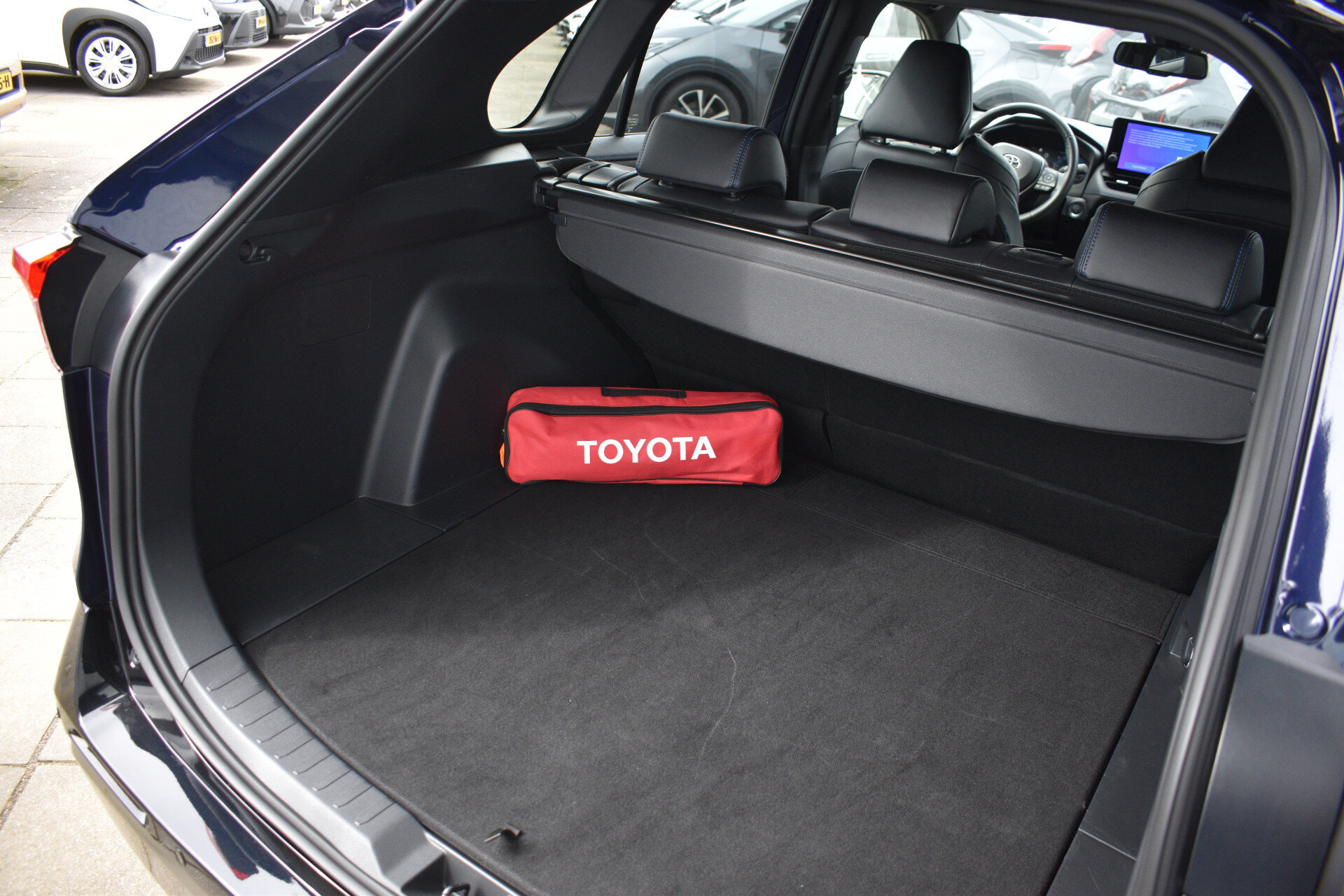 Toyota RAV4 2.5 Hybrid AWD Style Bi-Tone Limited Automaat 222pk - Afbeelding 3