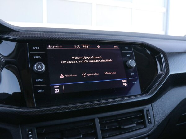 Apple Carplay/Android Auto Apple Carplay/Android Auto