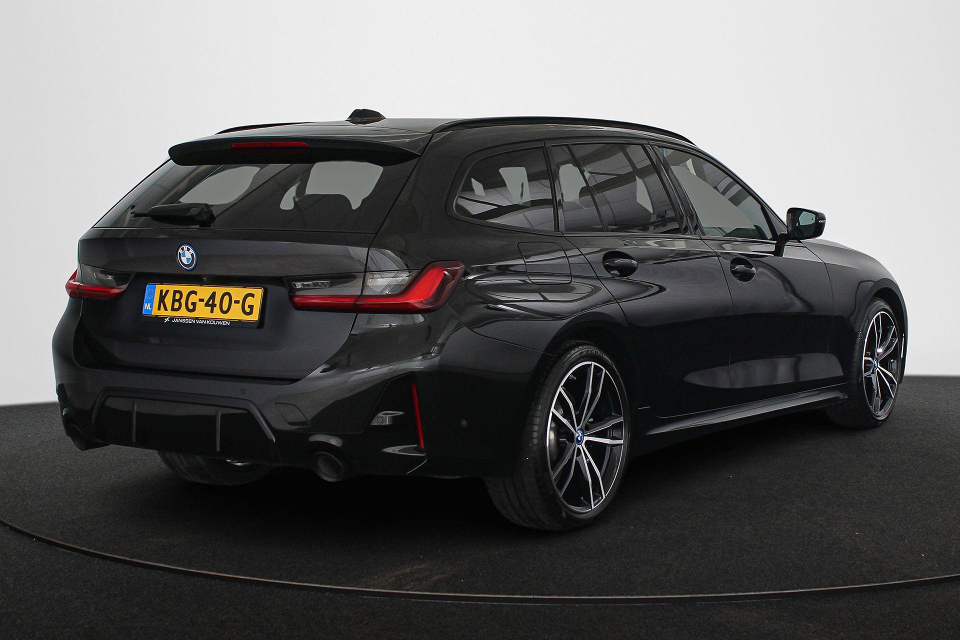 BMW 3 Serie Touring 330e - Afbeelding 3