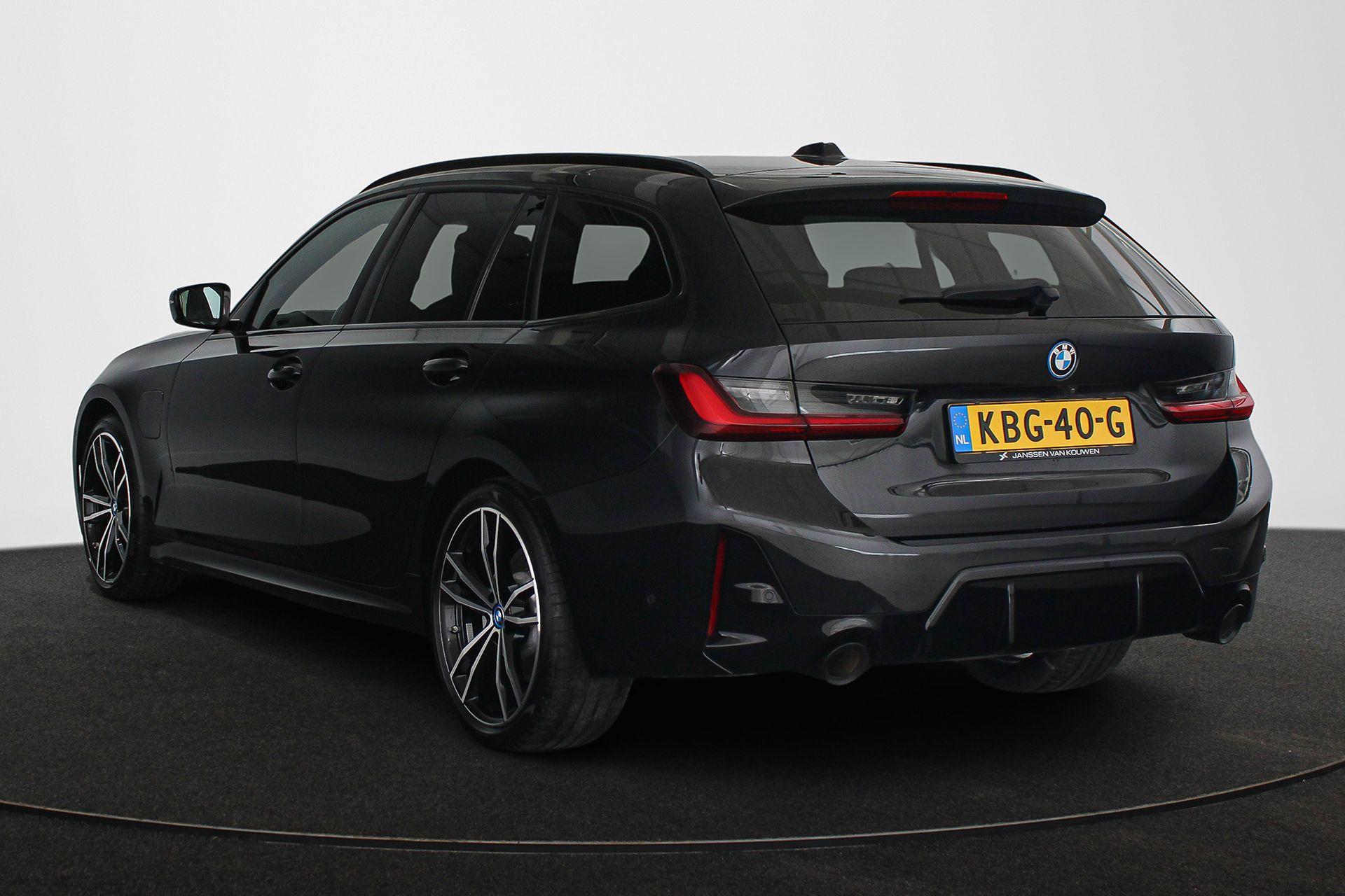 BMW 3 Serie Touring 330e - Afbeelding 4
