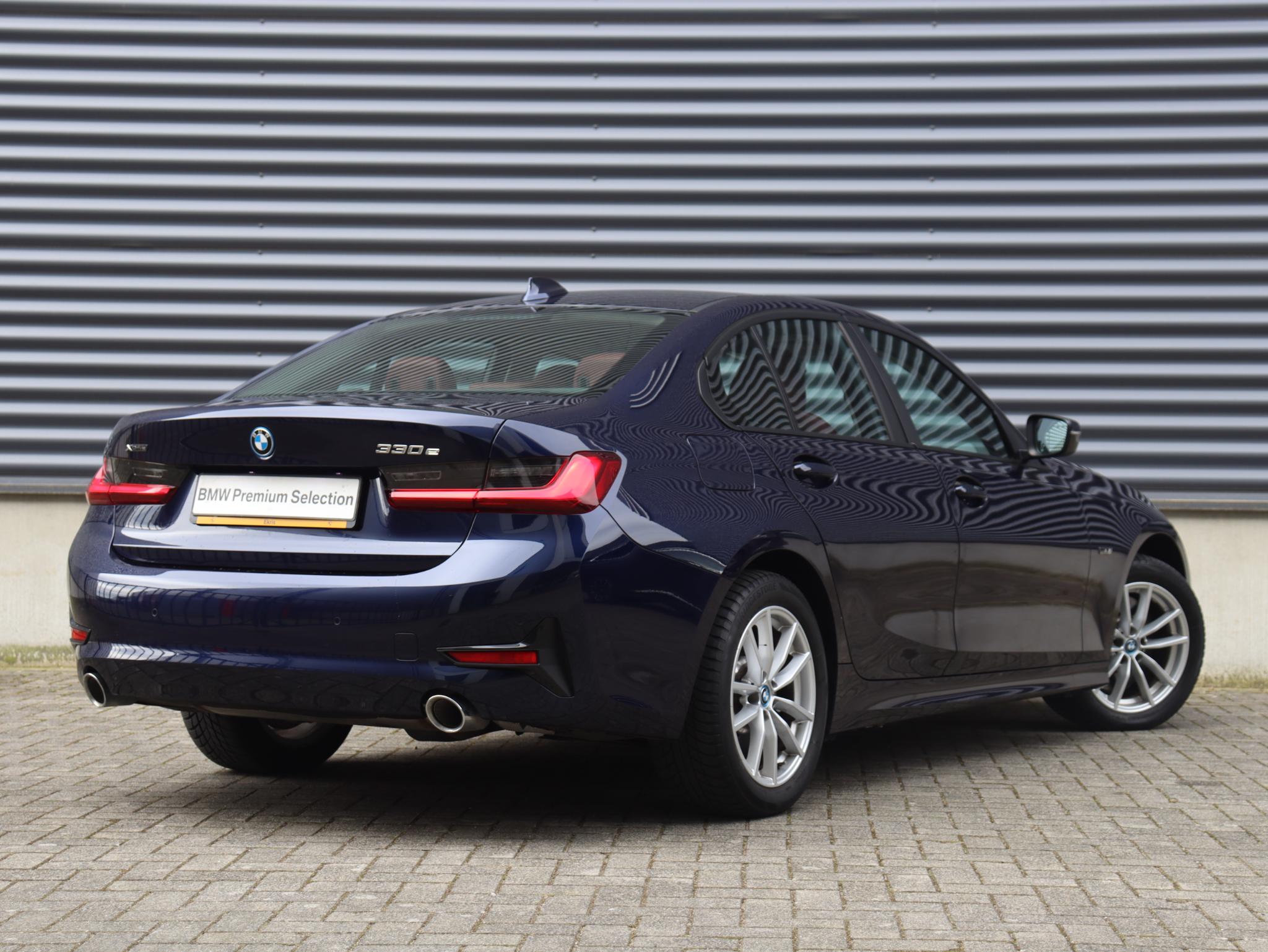 BMW 3 Serie 330e xDrive - Afbeelding 2