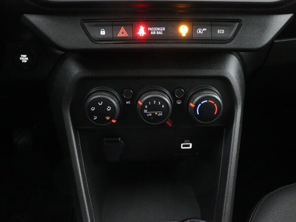 Handmatig bediende airconditioning