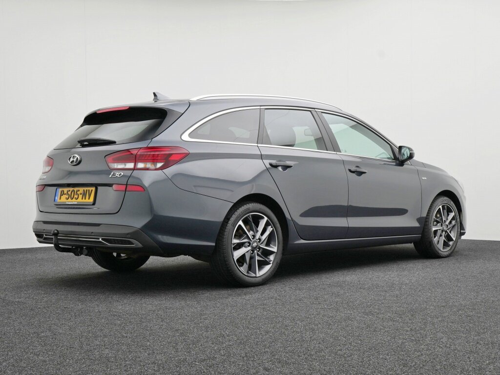 Hyundai i30 Wagon 1.5 T-GDi MHEV Premium | Trekhaak | Stoelverwarming /-verkoeling - Afbeelding 2