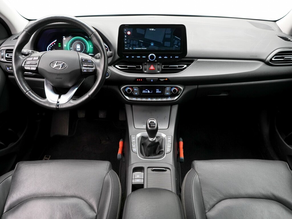 Hyundai i30 Wagon 1.5 T-GDi MHEV Premium | Trekhaak | Stoelverwarming /-verkoeling - Afbeelding 3