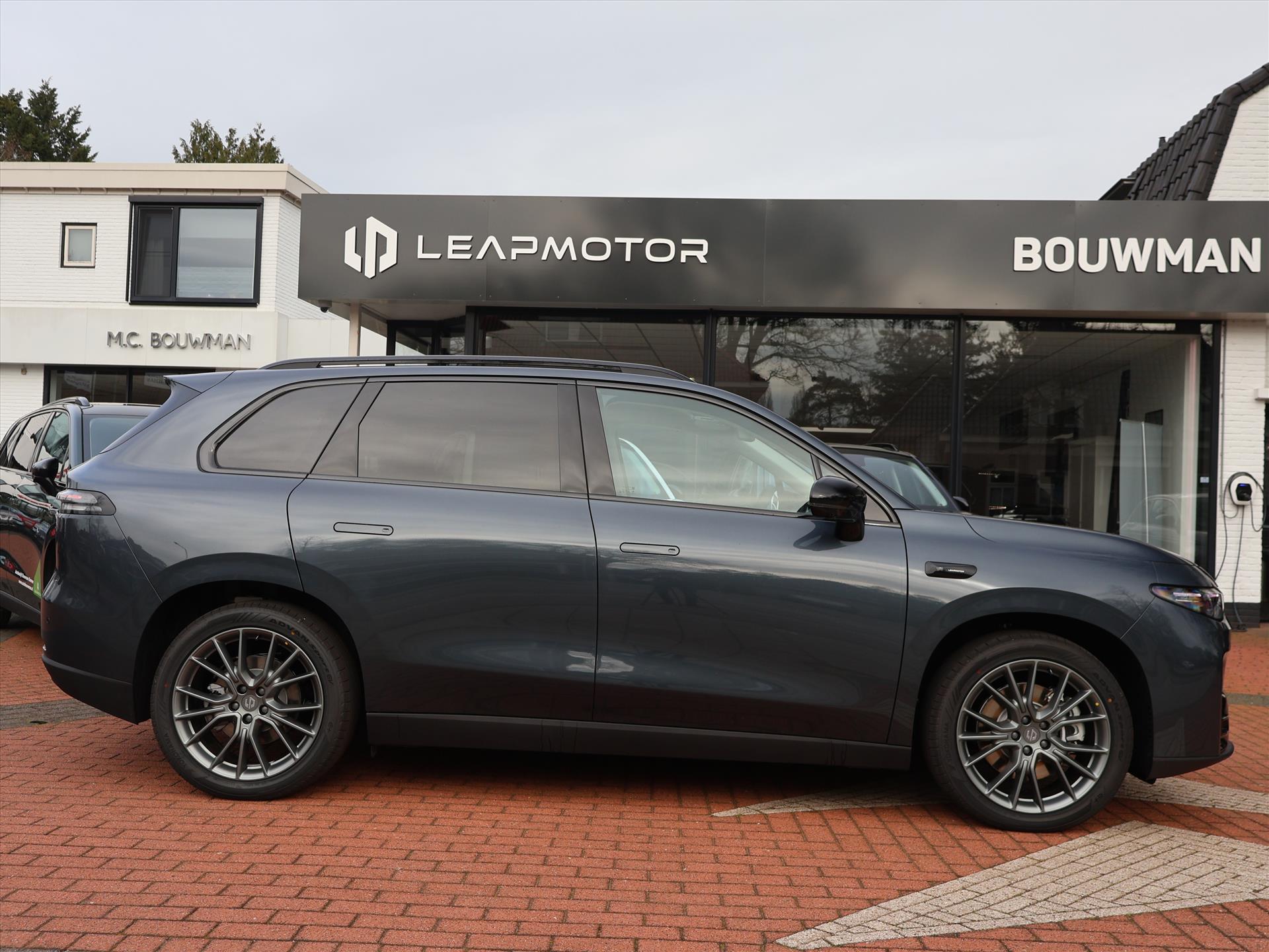 Leapmotor C10 EV ProMax 81,9 kWh 600pk AWD Design, Rijklaarprijs, NIEUW, Rijklaarprijs | Panoramadak | Camera 360 | Adaptieve Cruise Control - Afbeelding 3