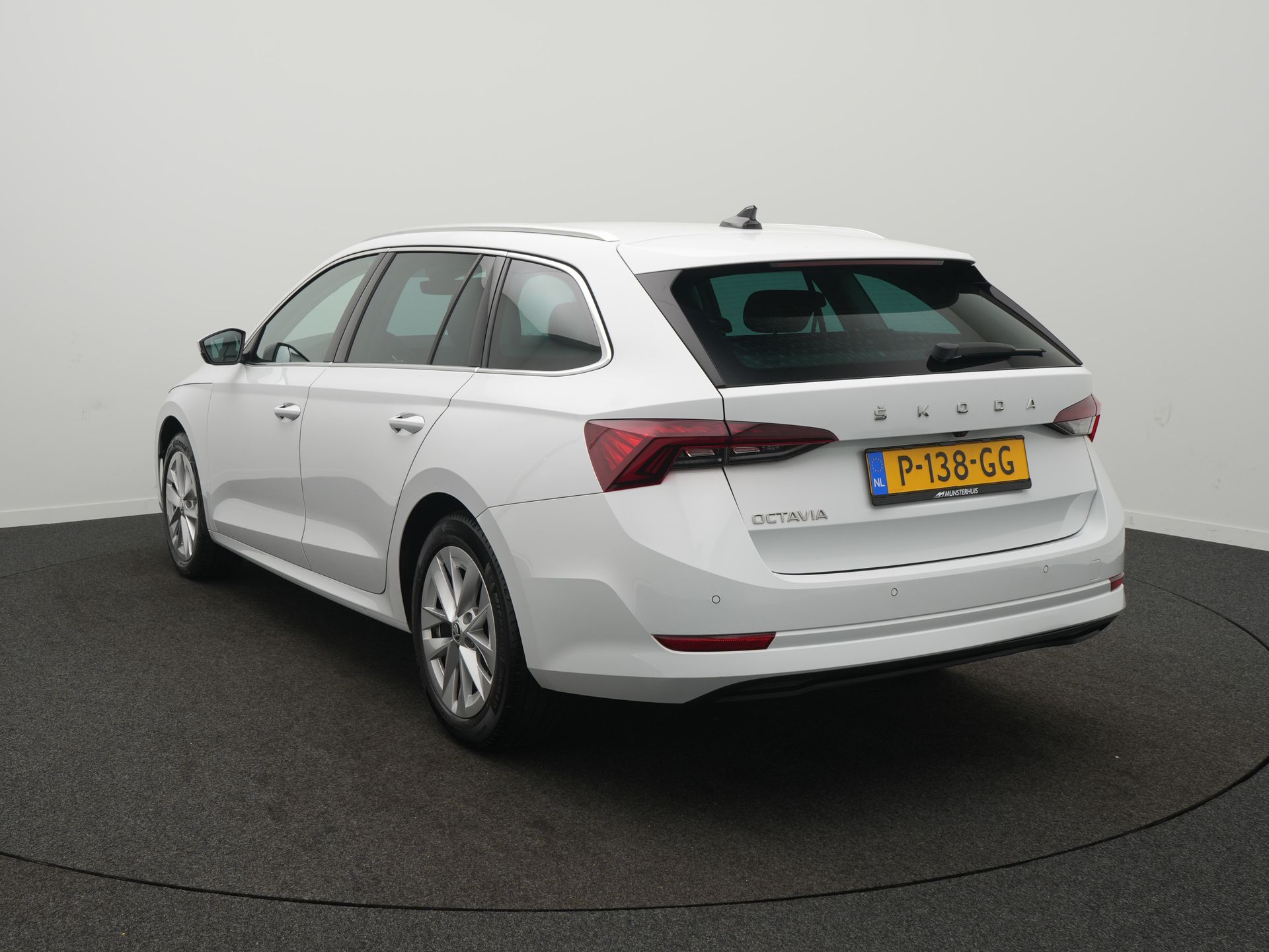 Škoda Octavia Combi 1.0 TSI Business Edition - Occasion Lease vanaf €459 p/m - Afbeelding 4