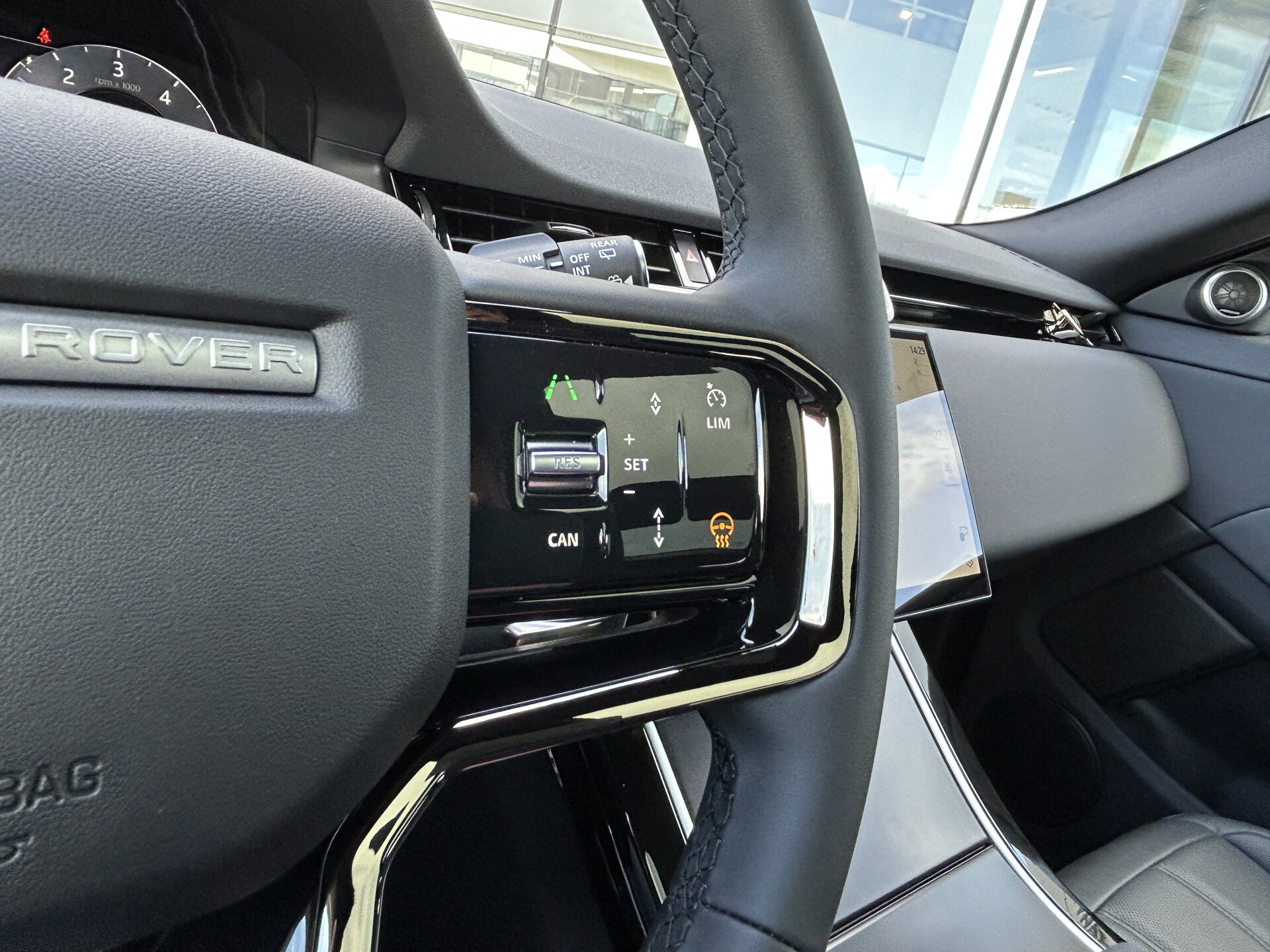 Land Rover Range Rover Evoque P270e 269pk AWD SE Dynamic Edition - Afbeelding 4