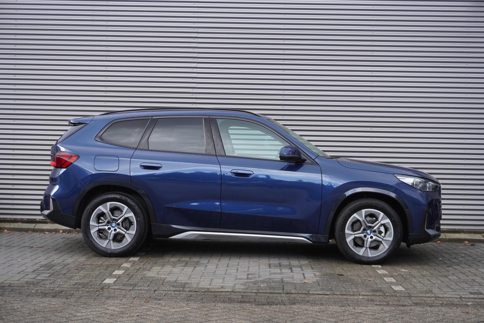 BMW iX1 eDrive20 - Afbeelding 4