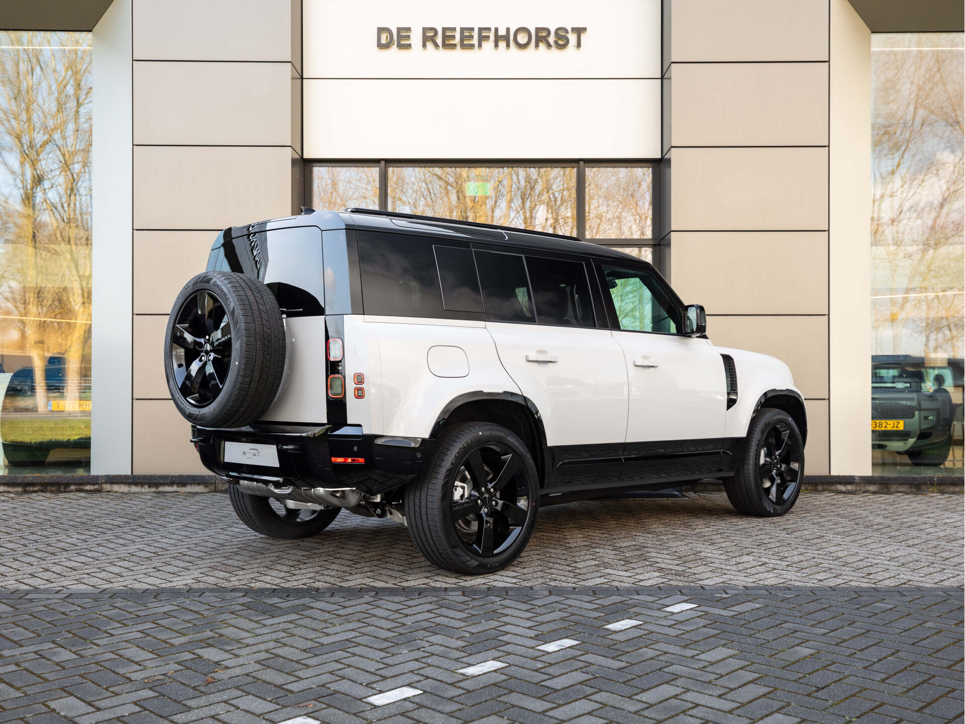 Land Rover Defender 110 2.0 P300e 110 Dynamic Edition - Afbeelding 2