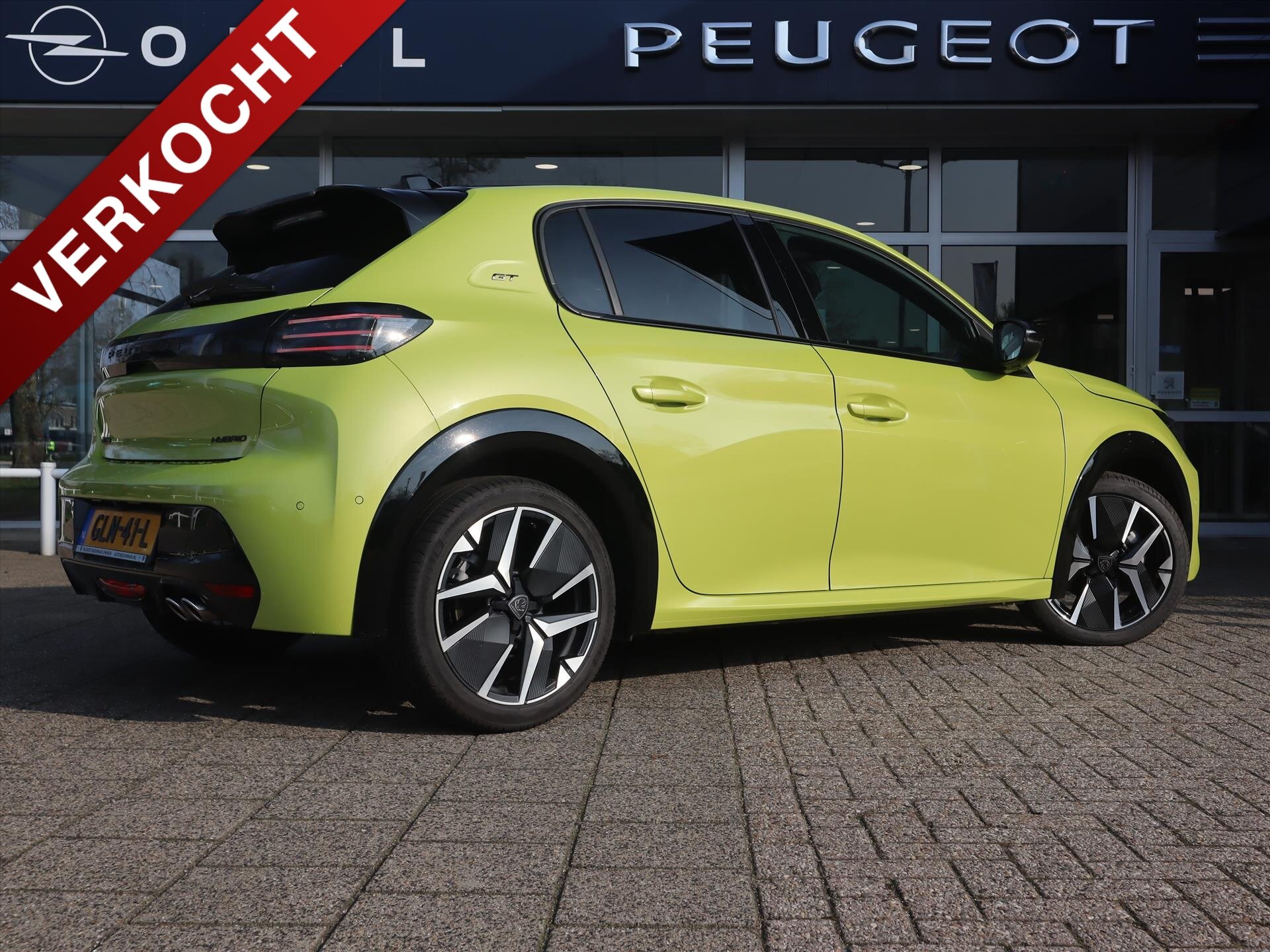 Peugeot 208 GT Hybrid 145pk e-DCS6 automaat, Rijklaarprijs, Camera voor en achter Adaptieve cruise control Panoramadak El. verstelbare stoel
