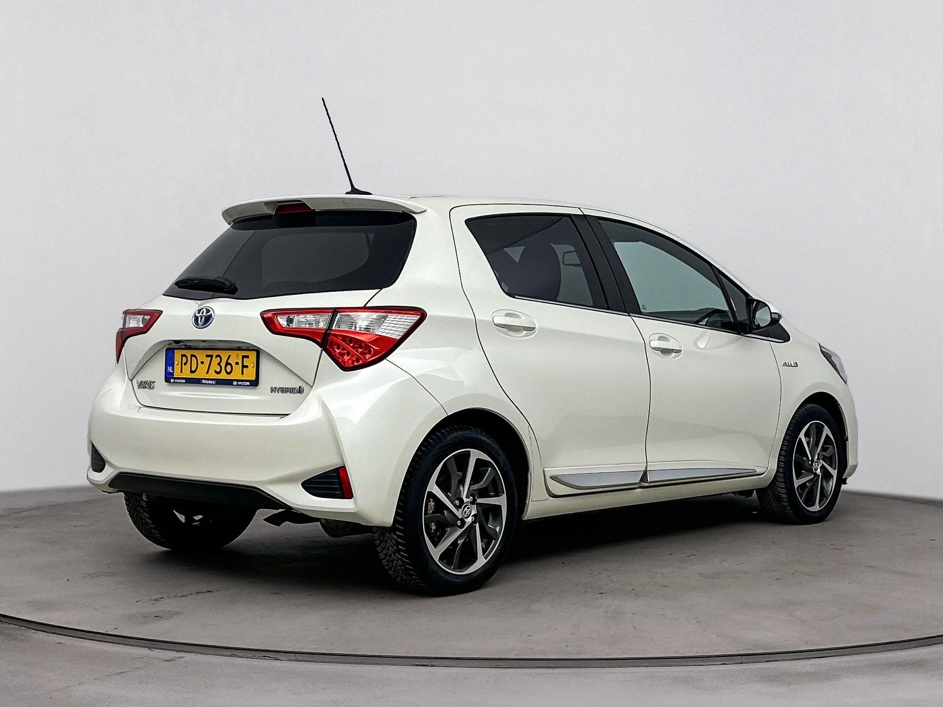 Toyota Yaris 1.5 HYBRID PREMIUM - Afbeelding 3