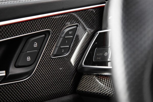 carbonafwerking interieur