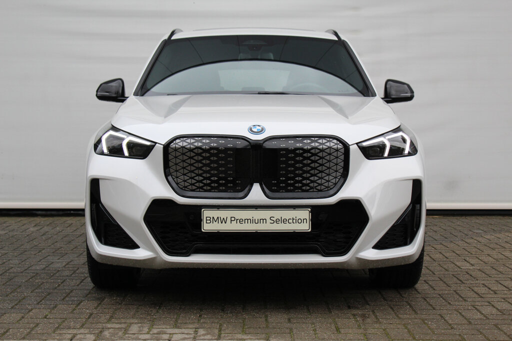 BMW iX1 5