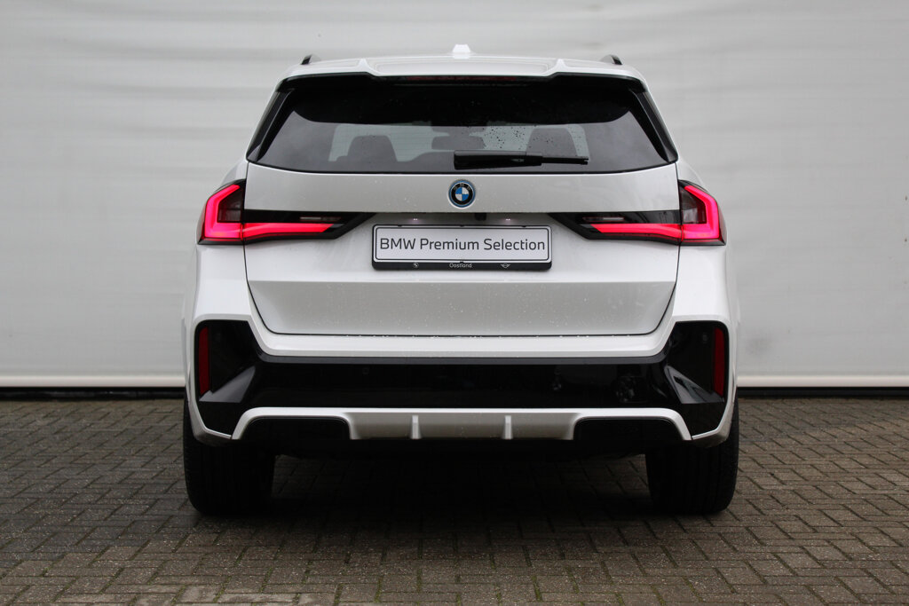 BMW iX1 6