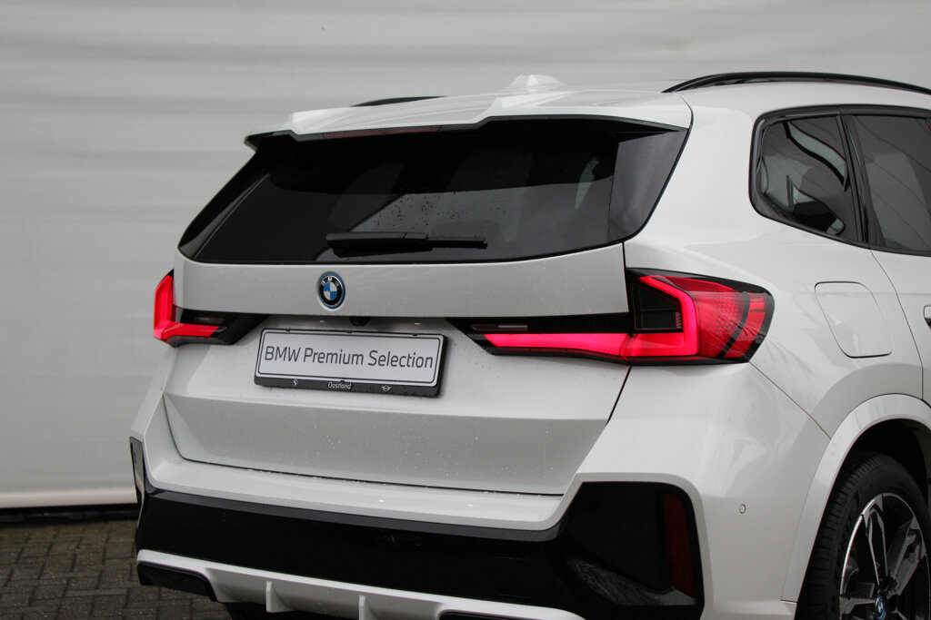 BMW iX1 16