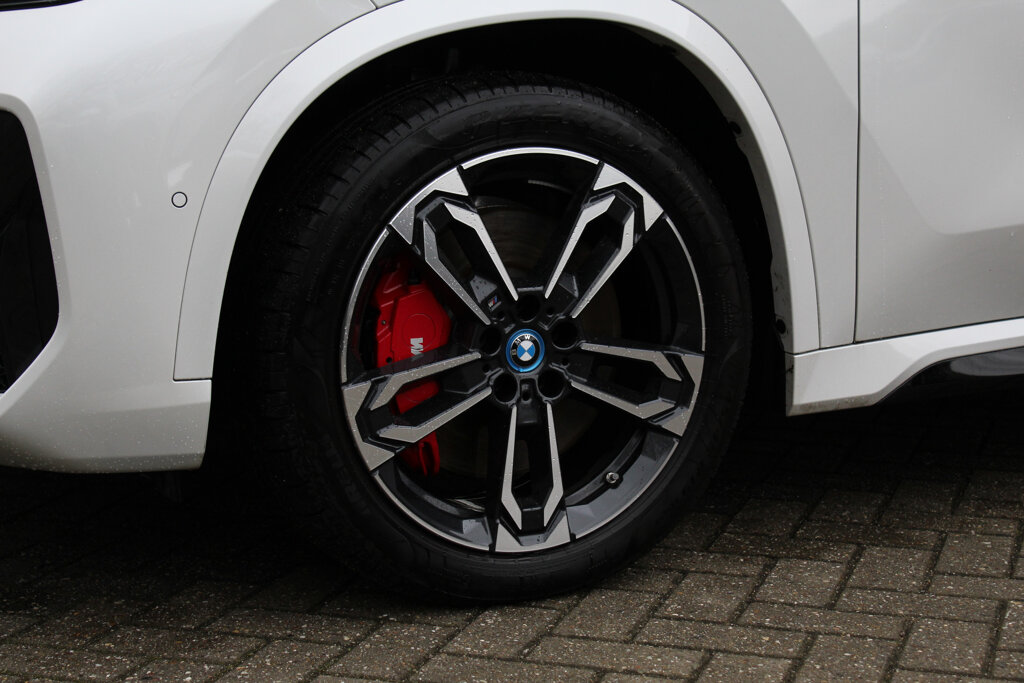 BMW iX1 34