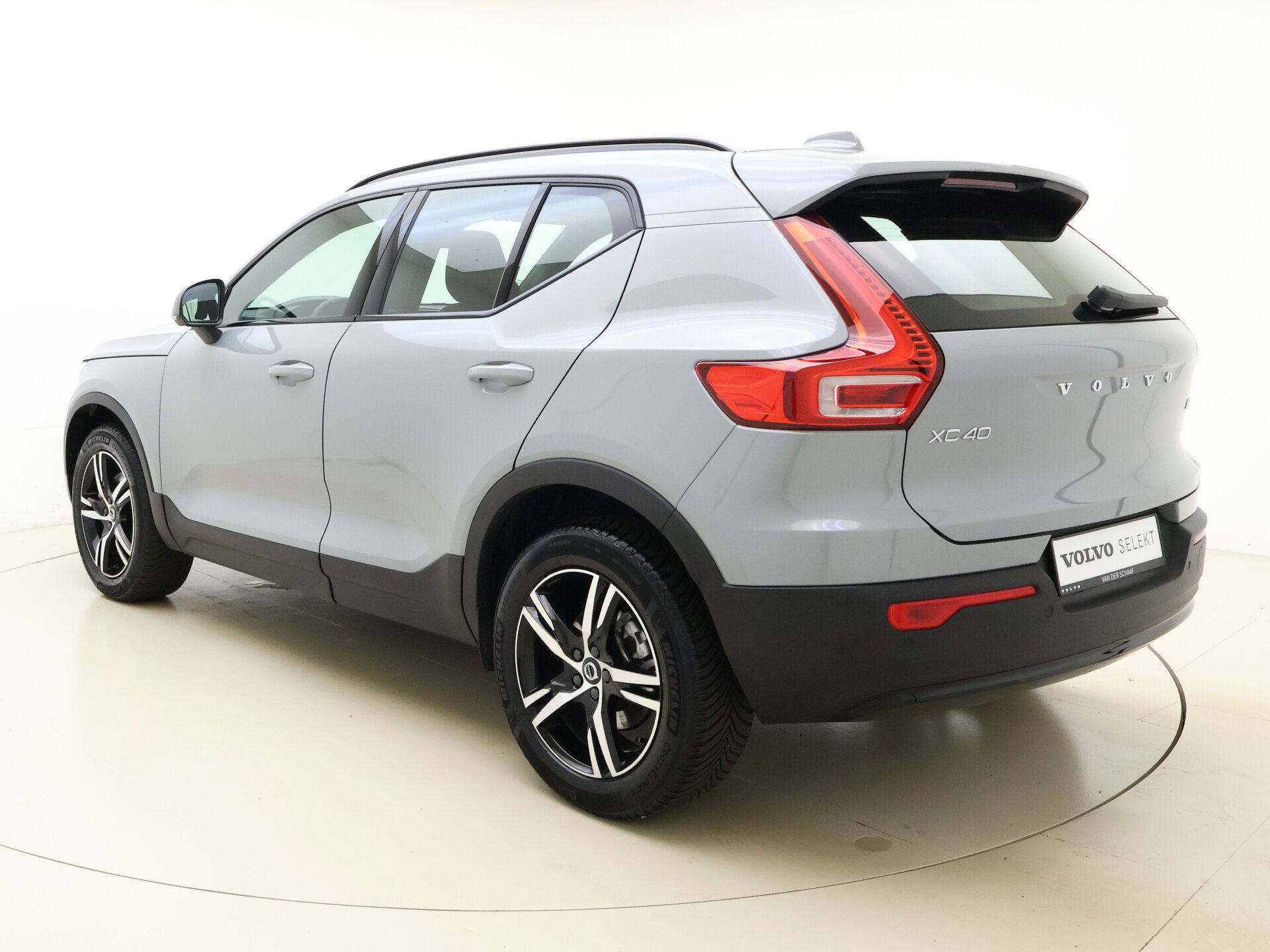 Volvo XC40 B4 211pk Plus Dark - Afbeelding 3