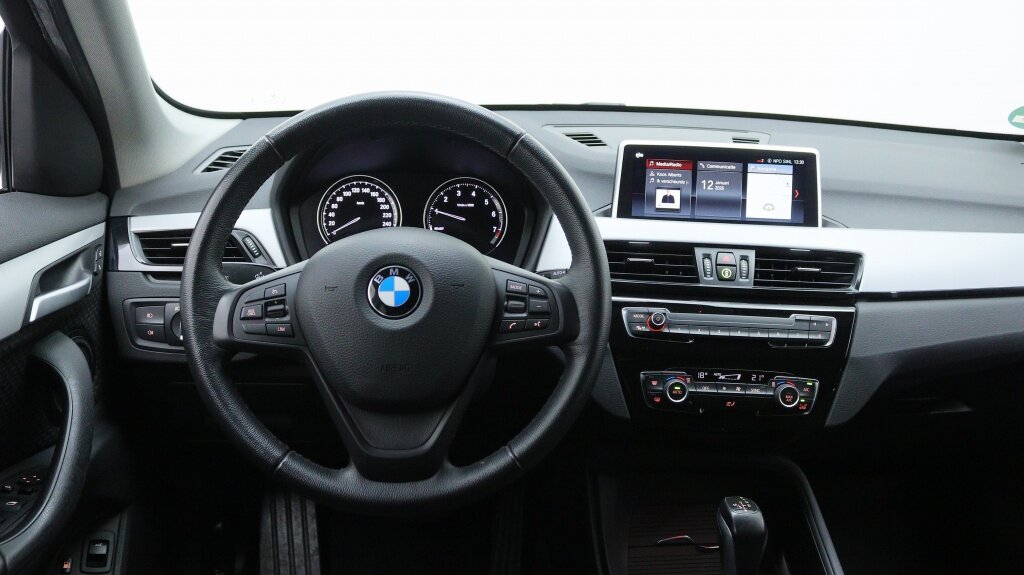 BMW X1 xDrive25e Business Advantage | LED | Navigatie | - Afbeelding 3