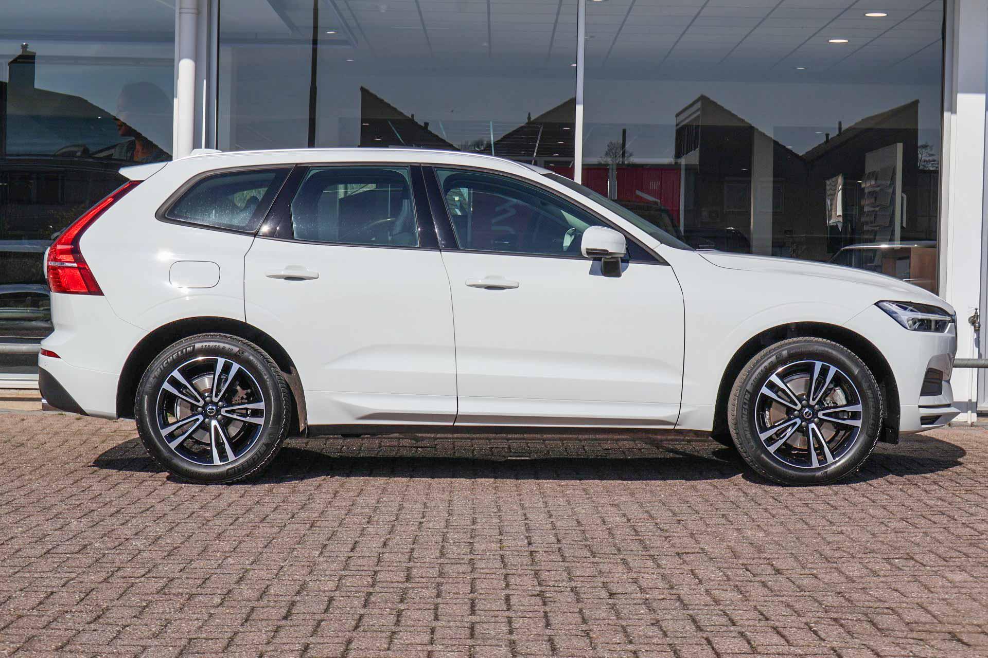 Volvo XC60 2.0 B5 250pk AUT Momentum Exclusive - Afbeelding 3
