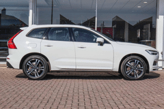 Volvo XC60 2.0 B5 250pk AUT Momentum Exclusive - Afbeelding 3