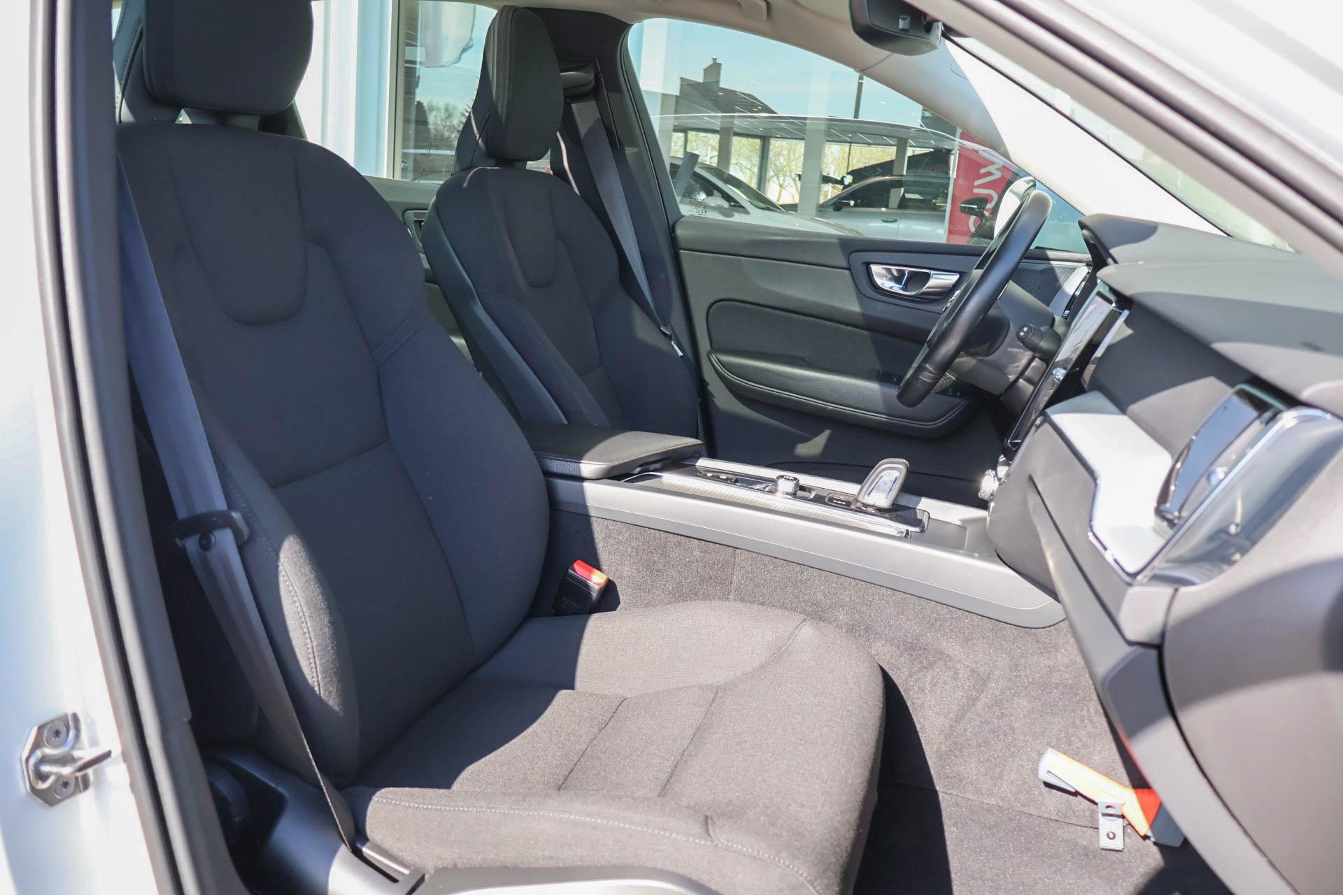 Volvo XC60 2.0 B5 250pk AUT Momentum Exclusive - Afbeelding 4