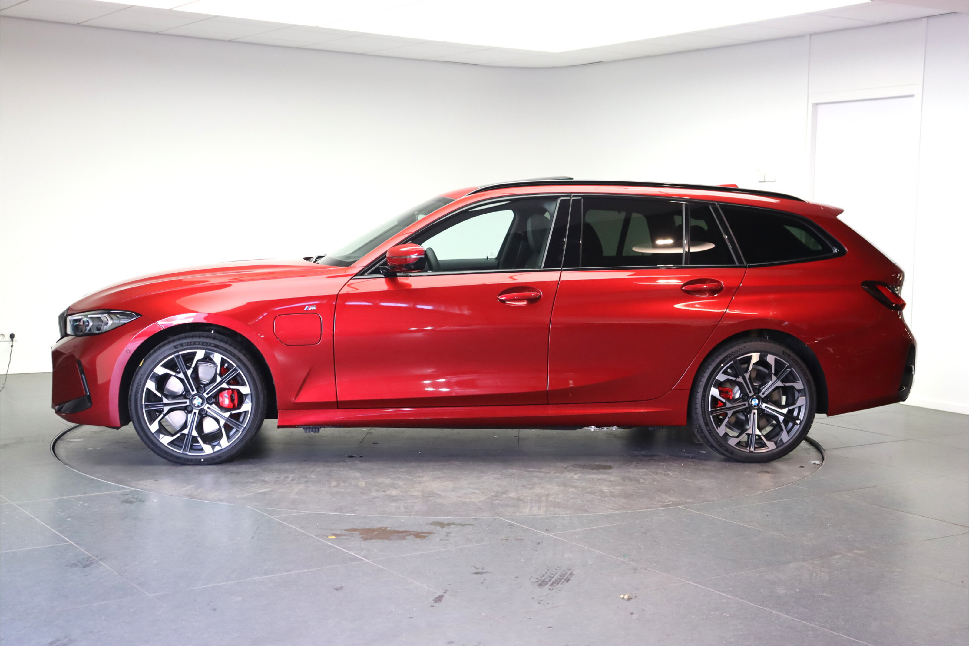 BMW 3 Serie Touring 330e M Sport Automaat
