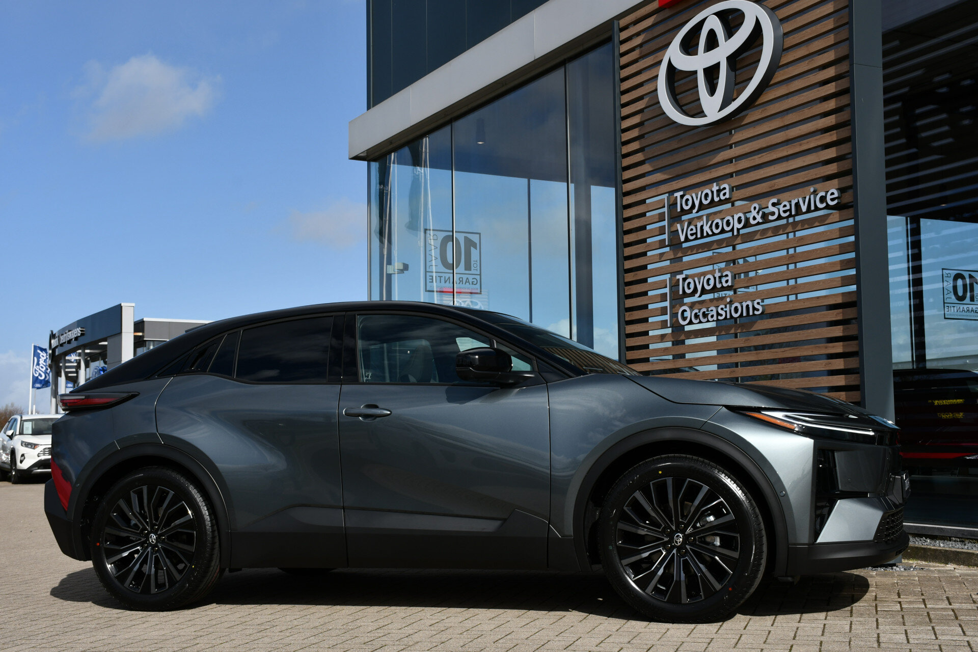 Toyota  C-HR+ Executive AWD 77 kWh Automaat 343pk - Afbeelding 3