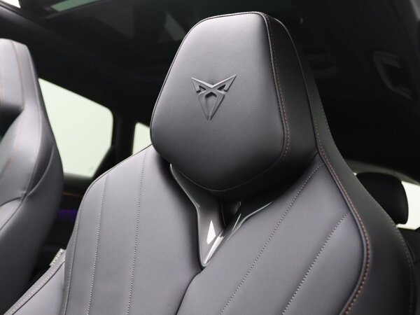 Stoelbekleding Moon Slate leder, koperen stiksels