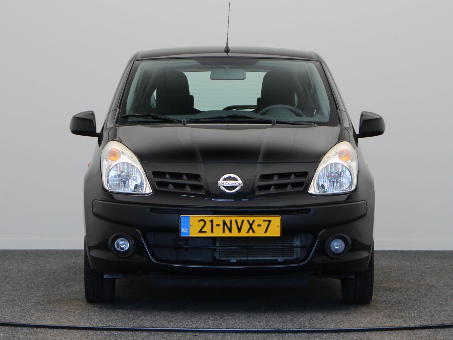 Nissan Pixo