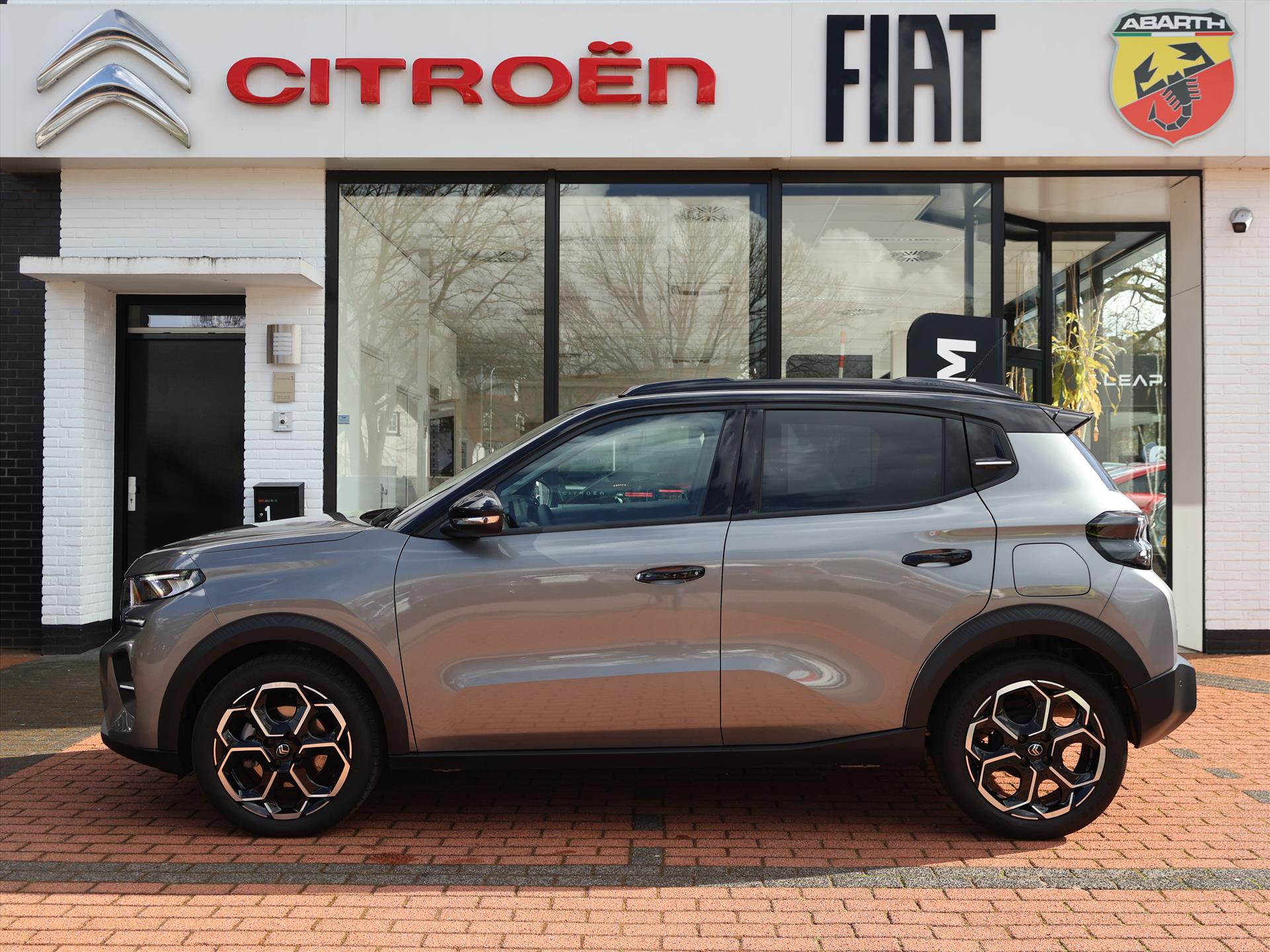Citroën C3 1.2 Turbo S&S 100PK Max, Rijklaarprijs | Navigatie | Camera | DAB+ | Apple CarPlay & Android Auto | Lichtmetalen wielen - Afbeelding 2