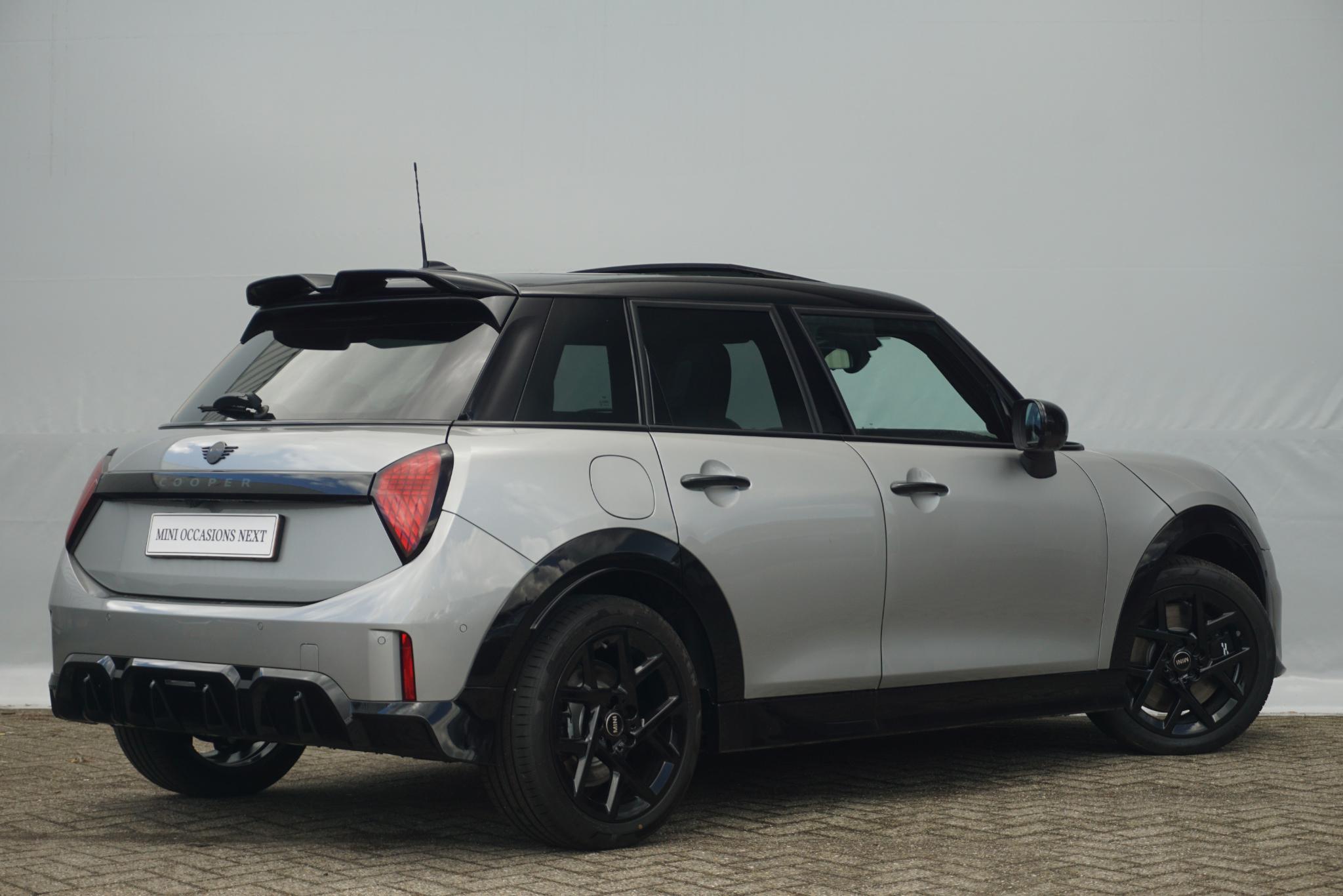 MINI 5-Deurs Cooper C - Afbeelding 2