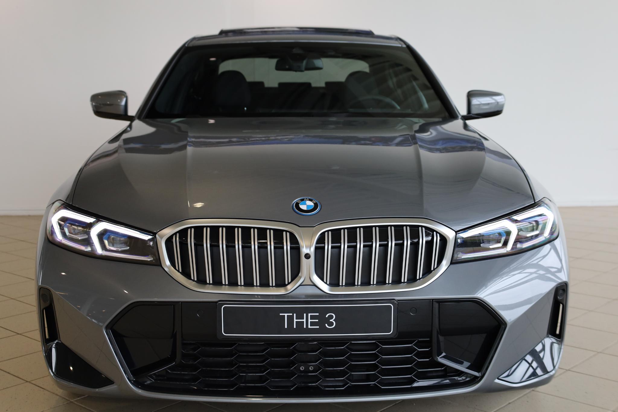 BMW 3 Serie 330e M Sport Edition - Afbeelding 4