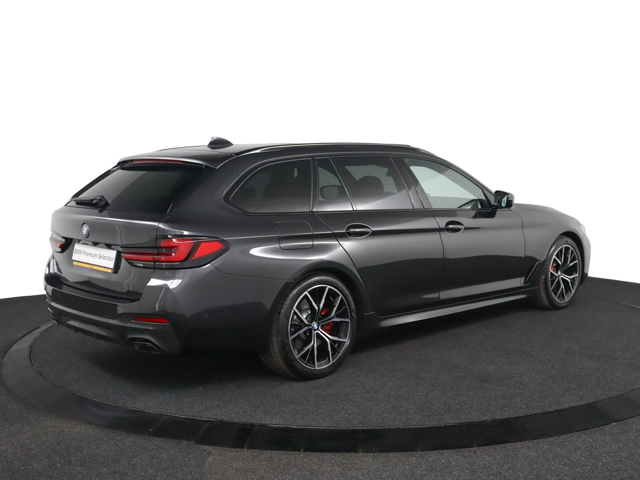 BMW 5-serie Touring 540i xDrive Business Edition Plus - Afbeelding 2