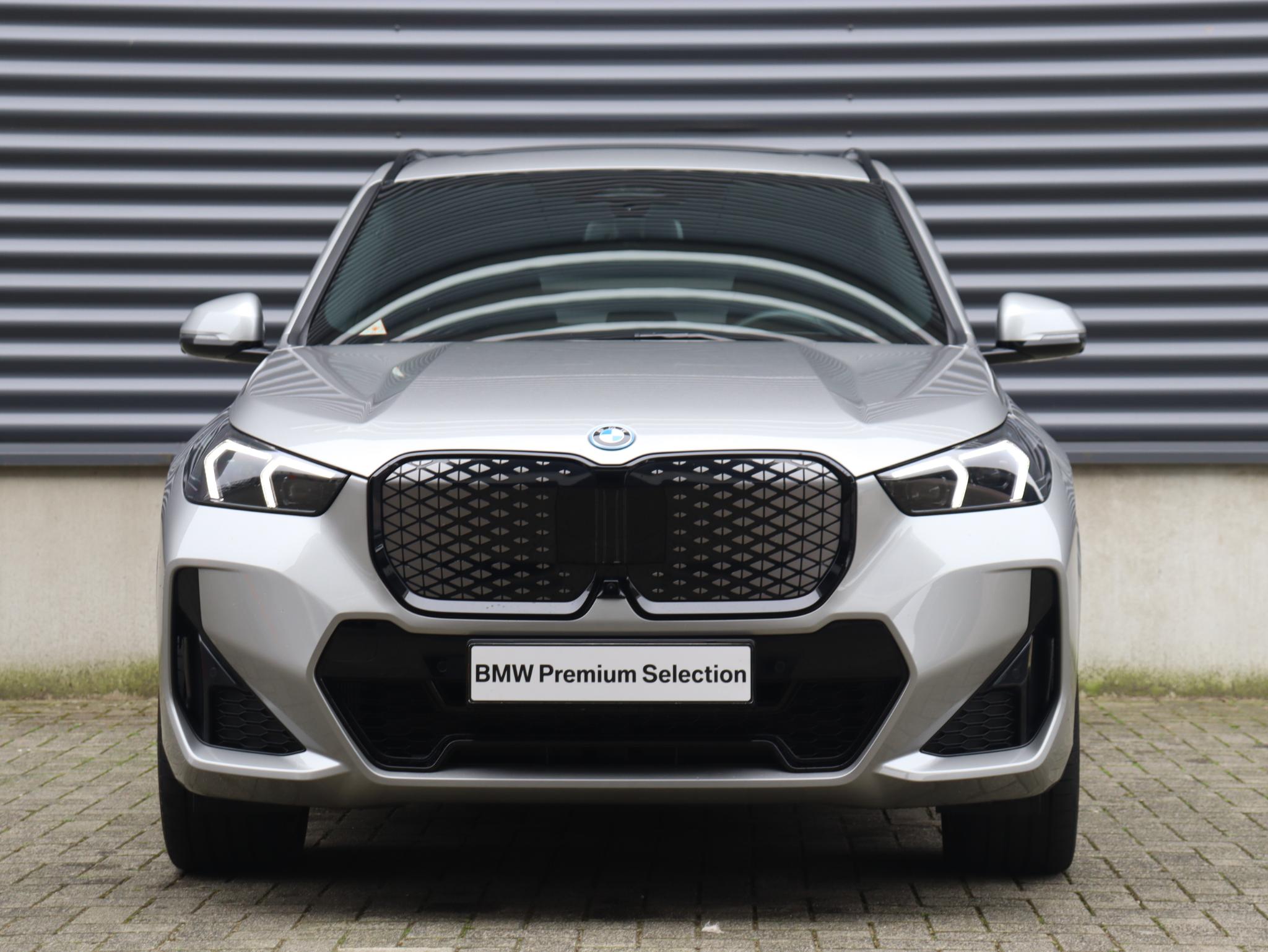 BMW iX1 eDrive20 - Afbeelding 3