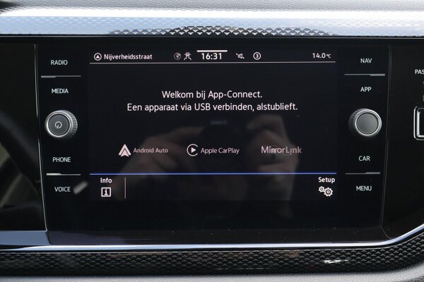 Apple Carplay/Android Auto