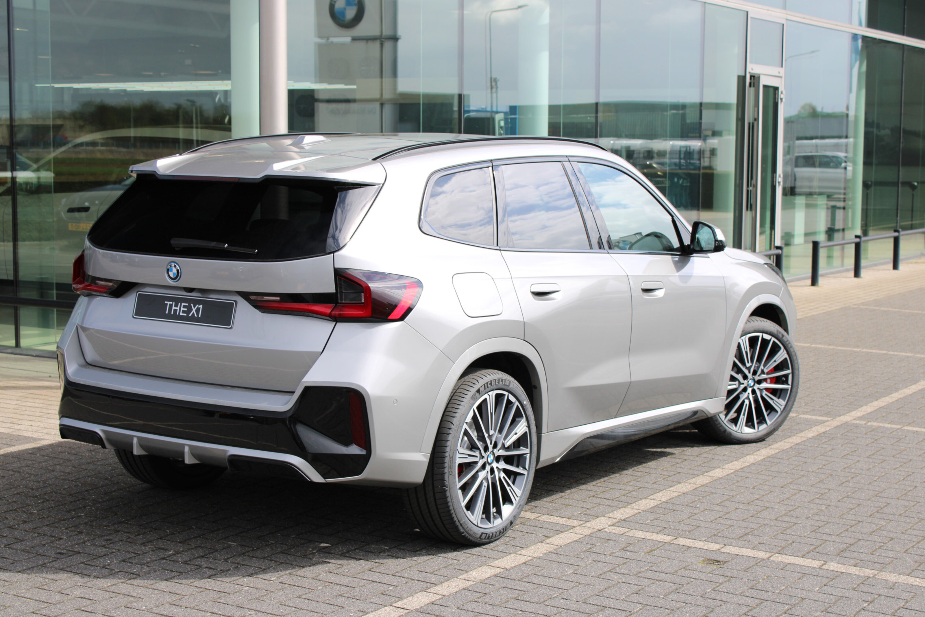 BMW X1 8