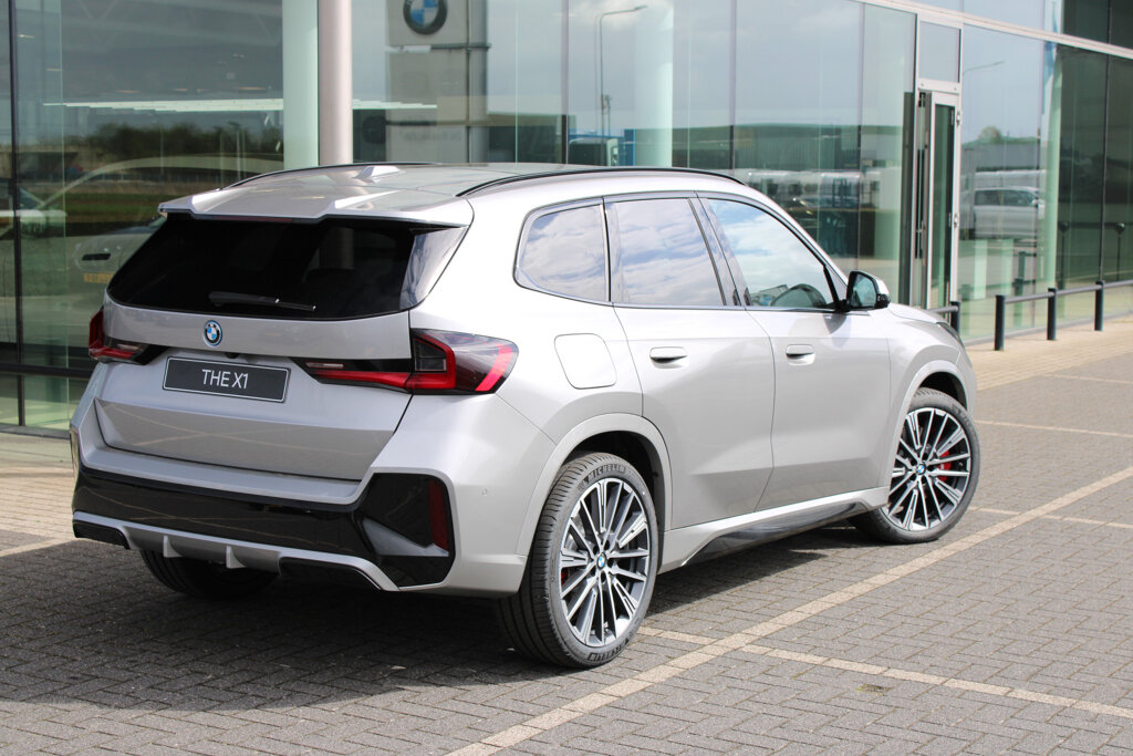 BMW X1 8